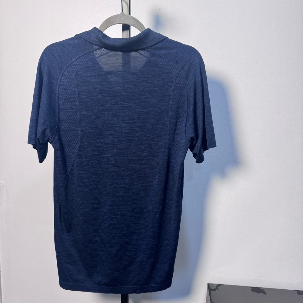 Lululemon Men's Short-Sleeve Athletic Shirt - Navy Blue medium